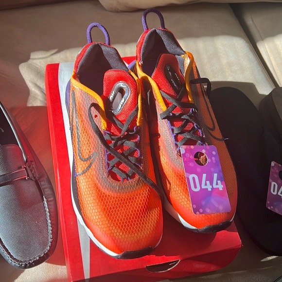 Nike - Picture 6 of 6